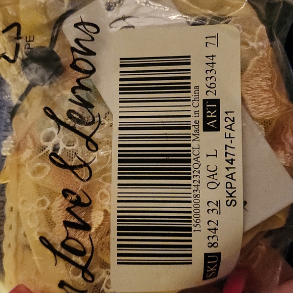 FOR LOVE & LEMONS VINTAGE EYELET ROSE THONG PANTY - Picture 6 of 7